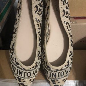 Leopard print flat. Worn twice. Great condition. Smoke free environment